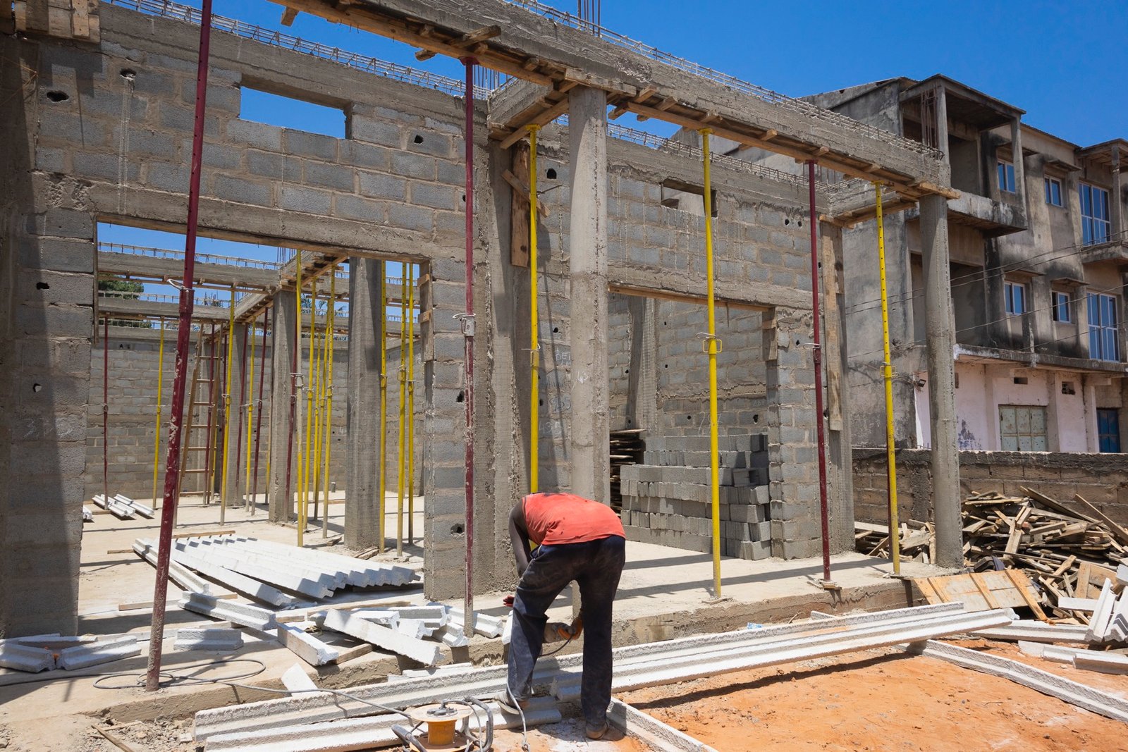 Fornecimento de Pré-fabricados